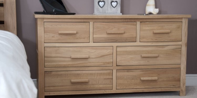 Distinctive Oak Wood Chest Of