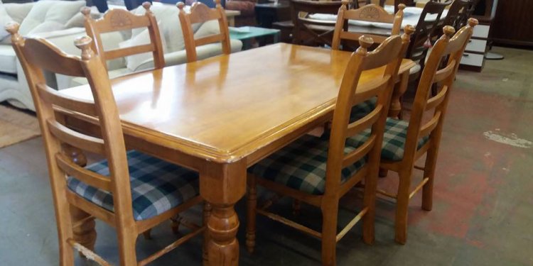 Large pine dining table with 6