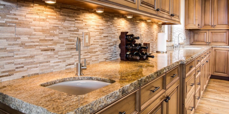 Pine and granite in your kitchen
