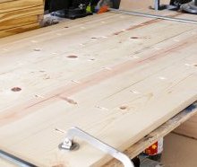 Step 4: Attach the Tabletop Supports Drill ¾-inch pocket holes into the ends and edges of the 1 x 4 tabletop supports and attach to the long aprons with 1 ¼-inch pocket hole screws. Evenly space the supports as shown, ensuring the pocket holes along the edge are facing up.
